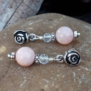 28 327 Boucles doreilles Opale rose et Cristal de roche