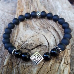 Bracelet Agate noire, Agate noire mat avec perle celtique argentée