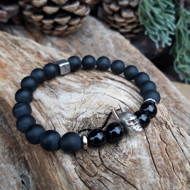 226 9cf Bracelet Agate noire avec perle Batman argentee