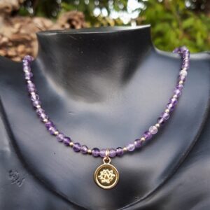 Collier Améthyste, perles vermeil et médaille lotus