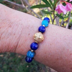 481 cab Bracelet Lapis lazuli et Apatite bleue avec une perle en Vermeil