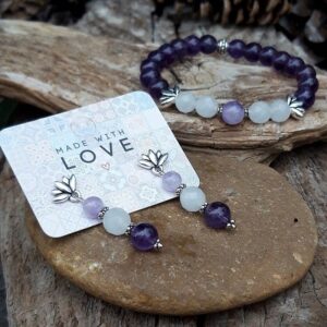 576 05b Boucles doreilles en Amethyste et Jade blanc avec lotus argente