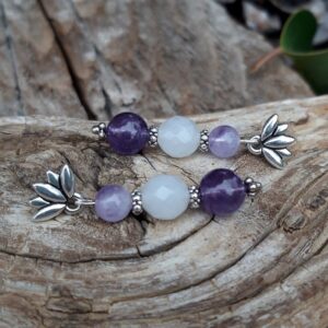572 add Boucles doreilles en Amethyste et Jade blanc avec lotus argente