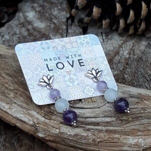 574 518 Boucles doreilles en Amethyste et Jade blanc avec lotus argente