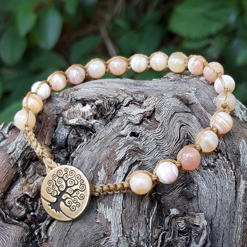523 a65 Bracelet en Agate du Bostwana orange en macrame bouton arbre de vie