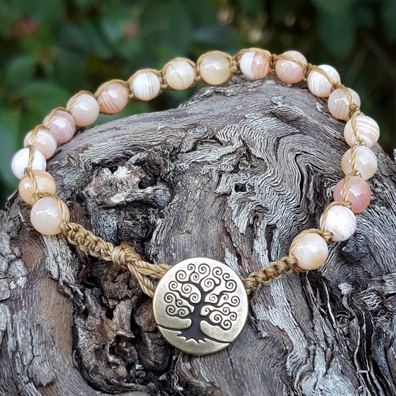 Bracelet en Agate du Bostwana orange en macramé, bouton arbre de vie