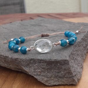 513 b92 Bracelet en Apatite bleu Cristal de roche Facette en macrame