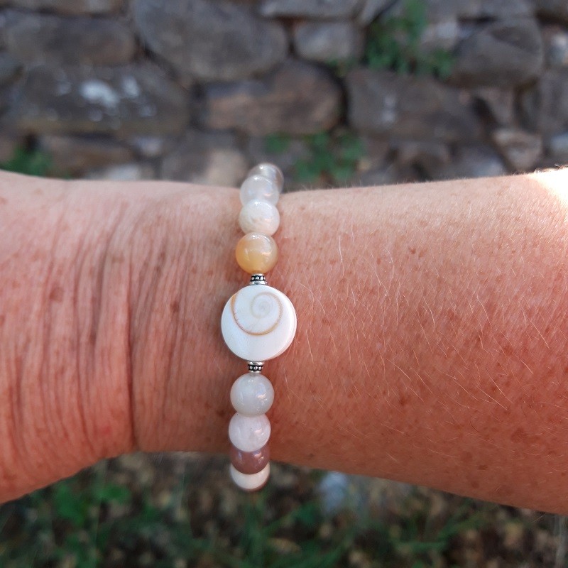 558 67e Bracelet en Pierre de Lune et OEil de Sainte Lucie
