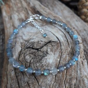 819 404 Bracelet en Labradorite facettee en argent 925