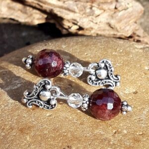Boucles d'oreilles en Grenat, Cristal de roche et métal argenté