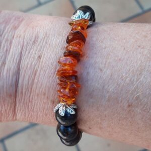 918 11b Bracelet Ambre et Bronzite fleurs argentees