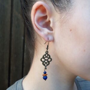 933 f19 Boucles doreilles en Lapis lazuli et Ambre en metal bronze