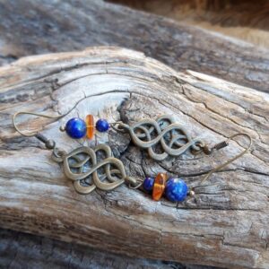 934 27d Boucles doreilles en Lapis lazuli et Ambre en metal bronze
