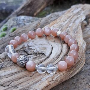 Alternative view of Bracelet Pierre de soleil, Cristal de roche avec une perle de Bali en Argent 925