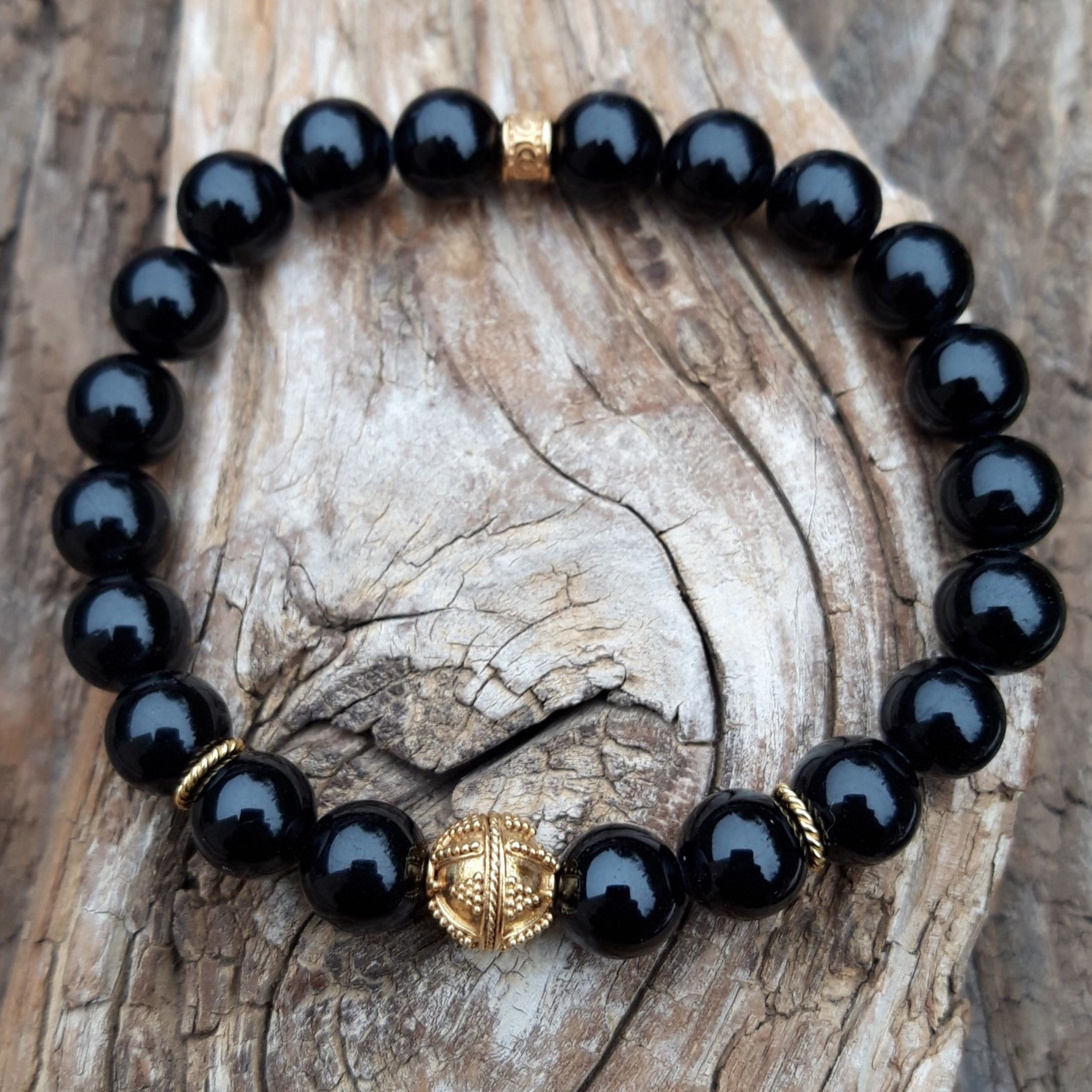 Bracelet Spinelle noir avec une perle de Bali en Vermeil