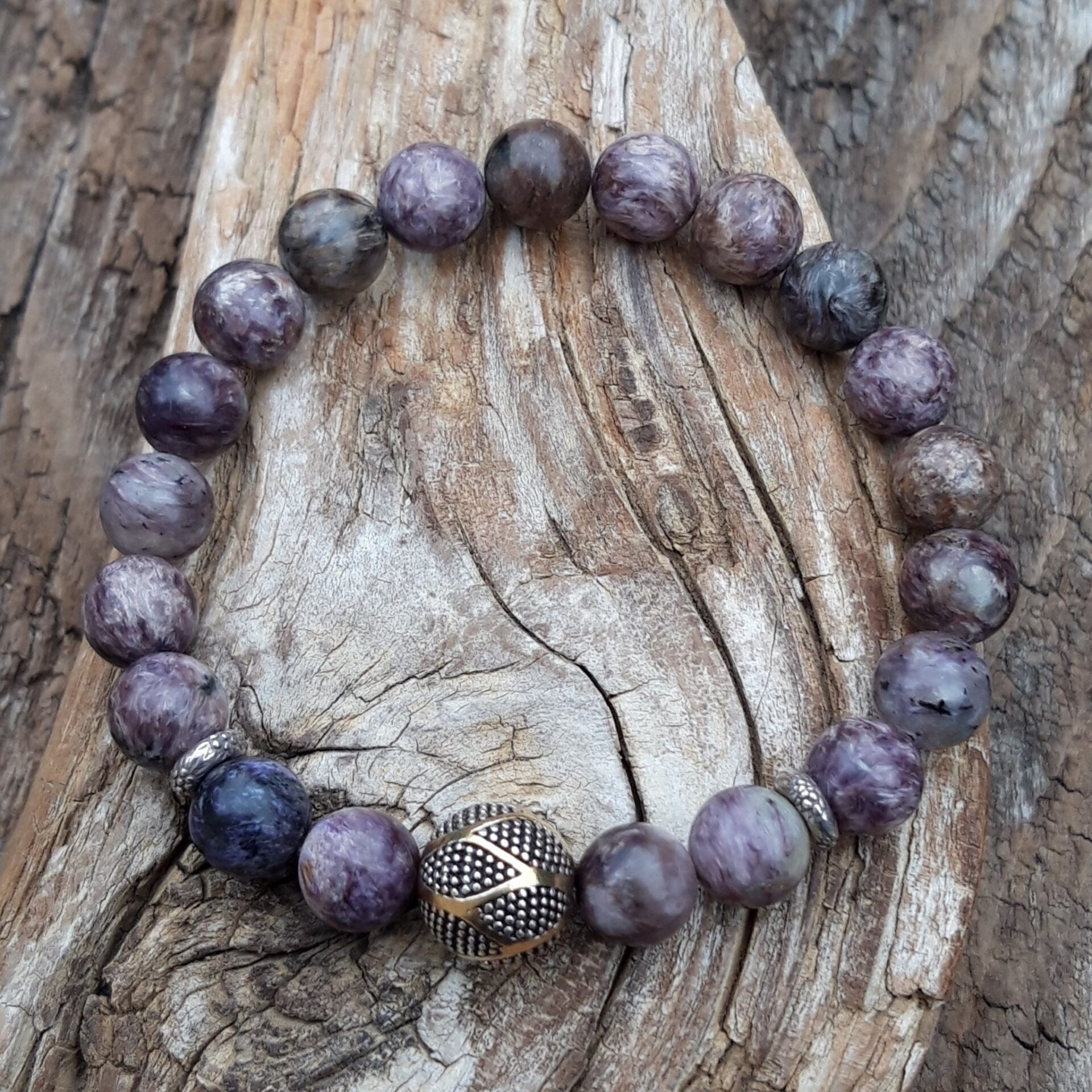 1329 abe Bracelet Charoite avec une perle de Bali en Argent 925 et Or