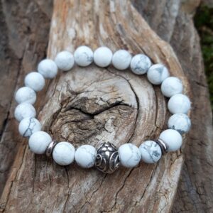 Bracelet Howlite avec une perle de Bali en Argent