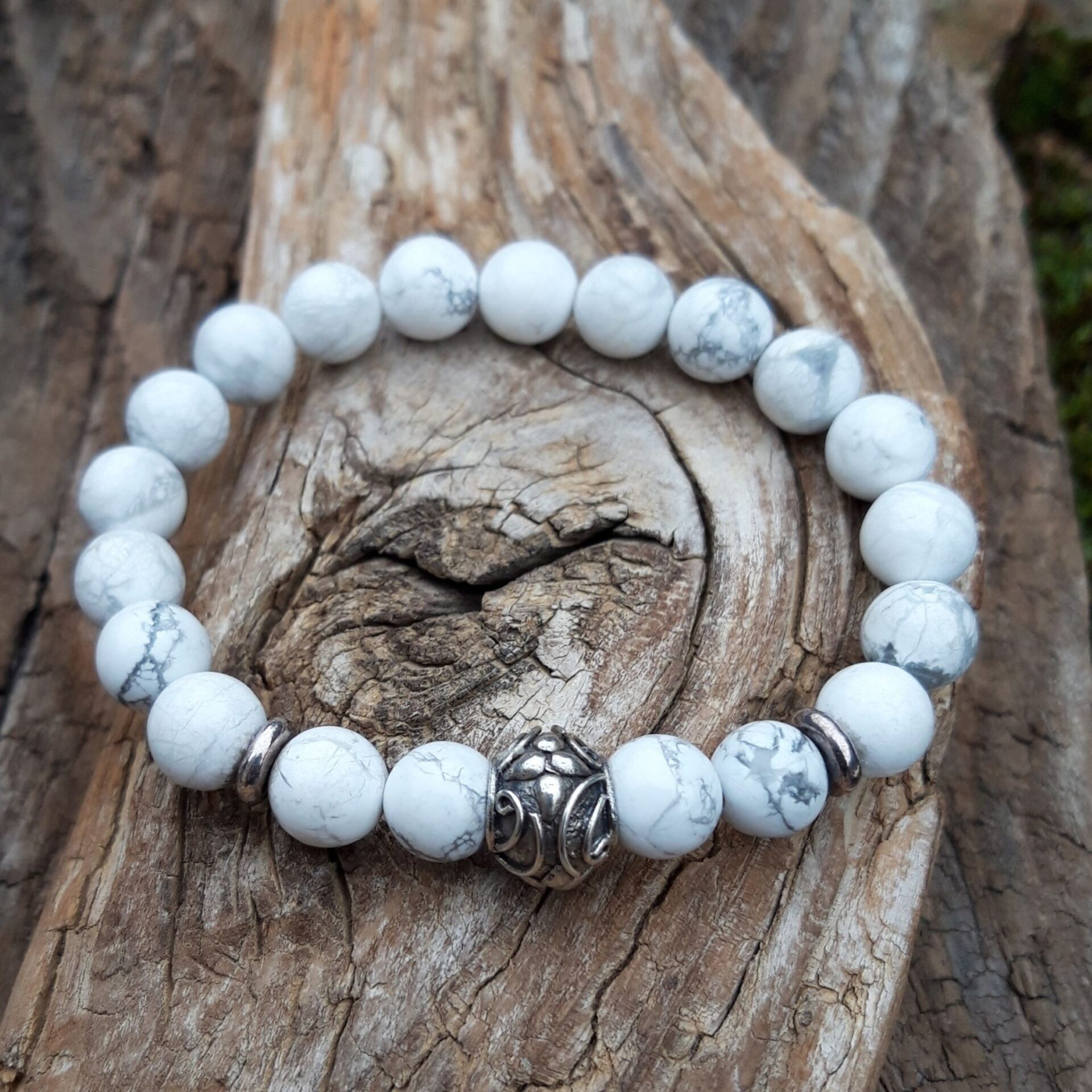 Bracelet Howlite avec une perle de Bali en Argent
