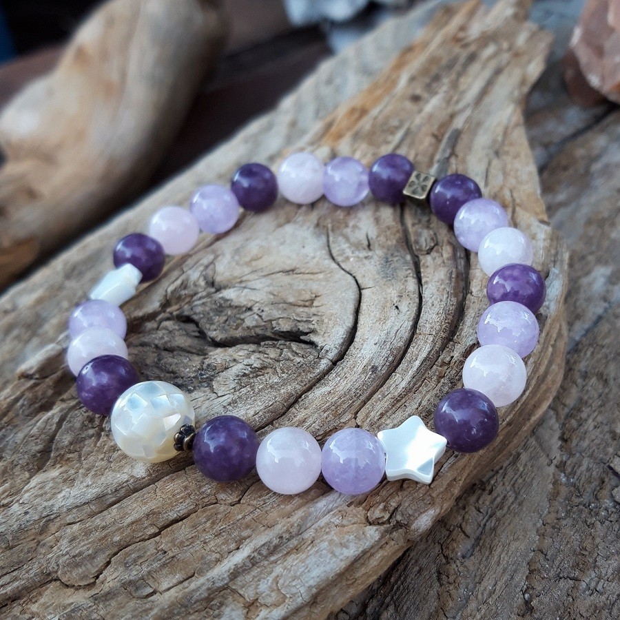 1233 9df Bracelet Lepidolite Quartz rose Amethyste lavande et perle en nacre