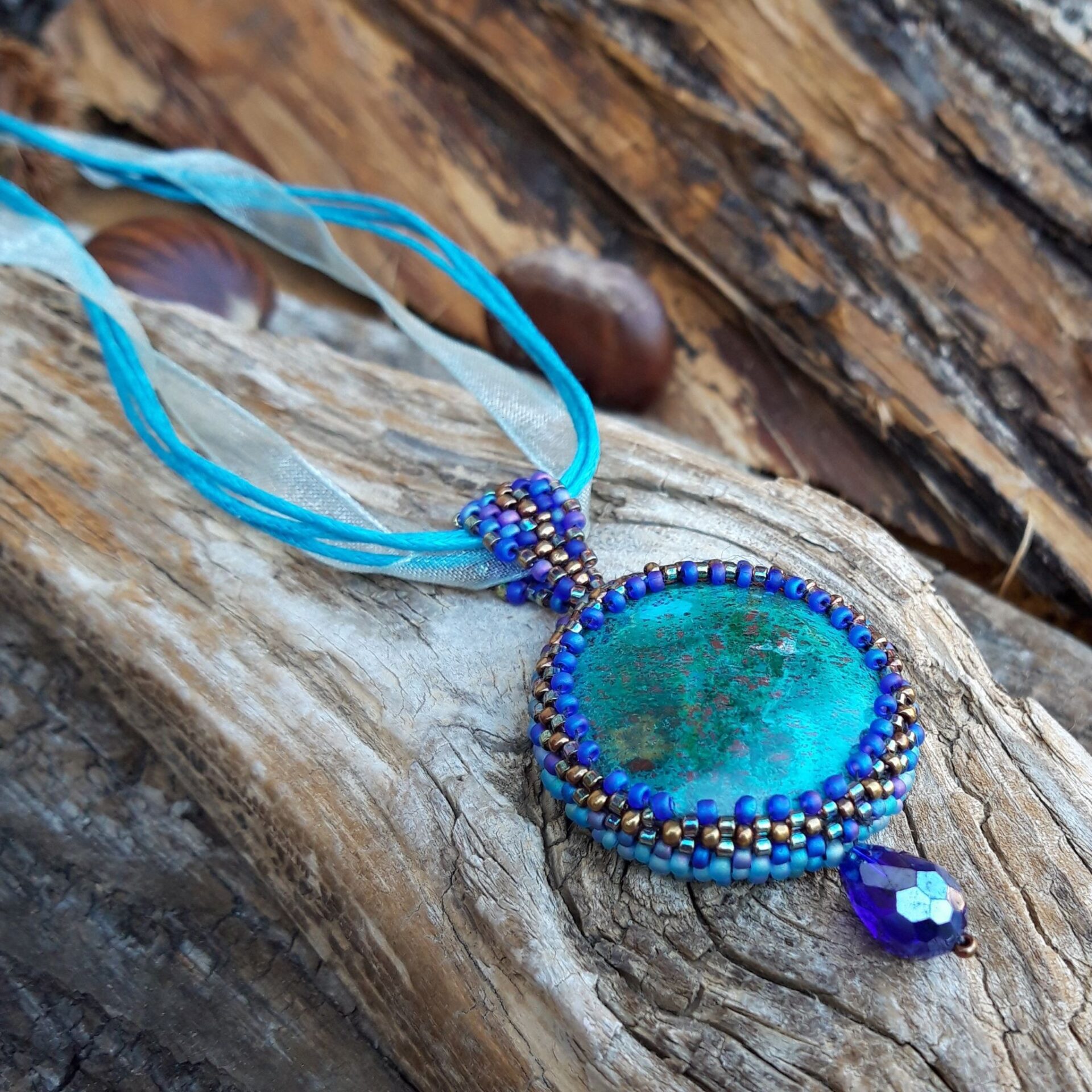1286 a86 Pendentif Chrysocolle perle avec une goutte facettee