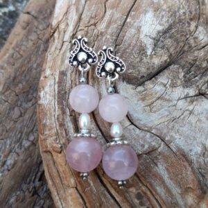 boucles d oreilles en quartz rose perle blanche et metal argente 3