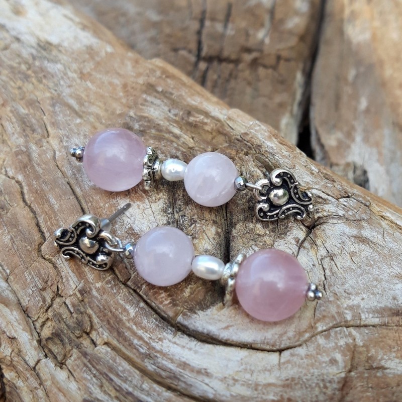boucles d oreilles en quartz rose perle blanche et metal argente 4