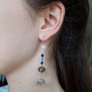 boucles d oreilles lapis lazuli et turquoise avec des elephants argentes 2