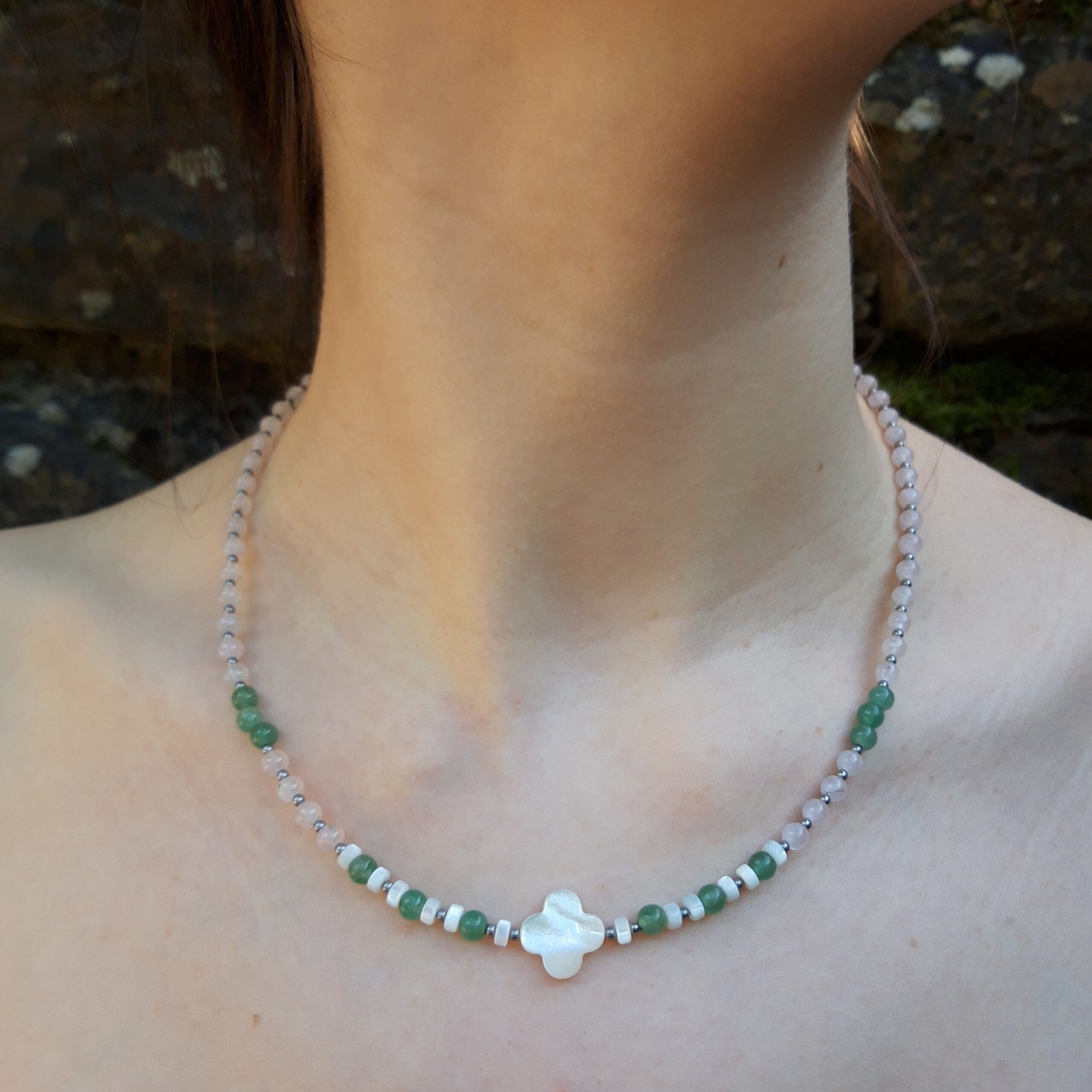 Collier quartz rose aventurine verte, nacre blanche en acier inoxydable