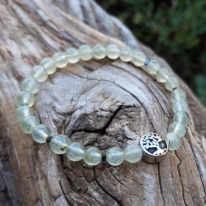 Bracelet en Préhnite avec une perle arbre de vie argentée – Image 4