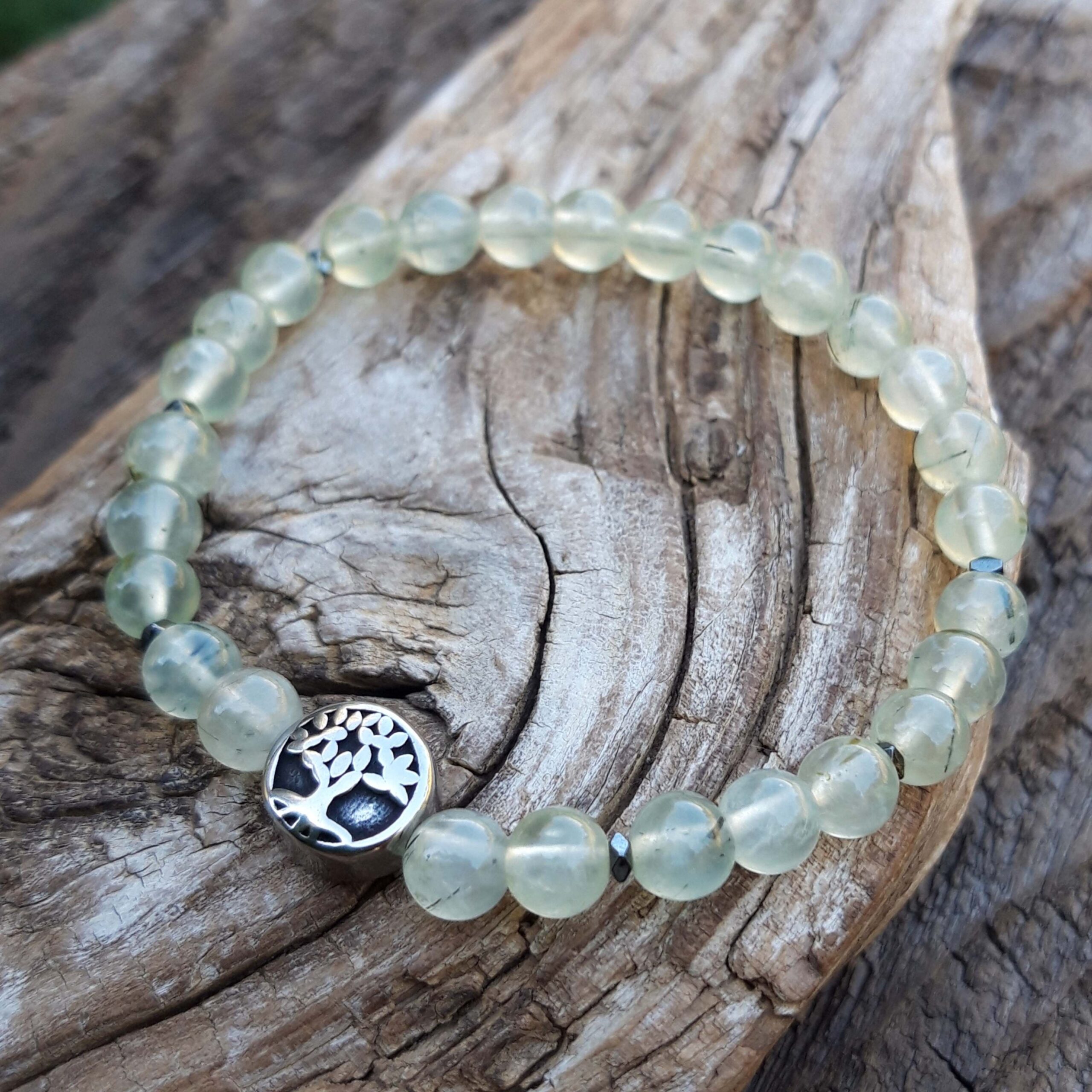 Bracelet en Préhnite avec une perle arbre de vie argentée – Image 2