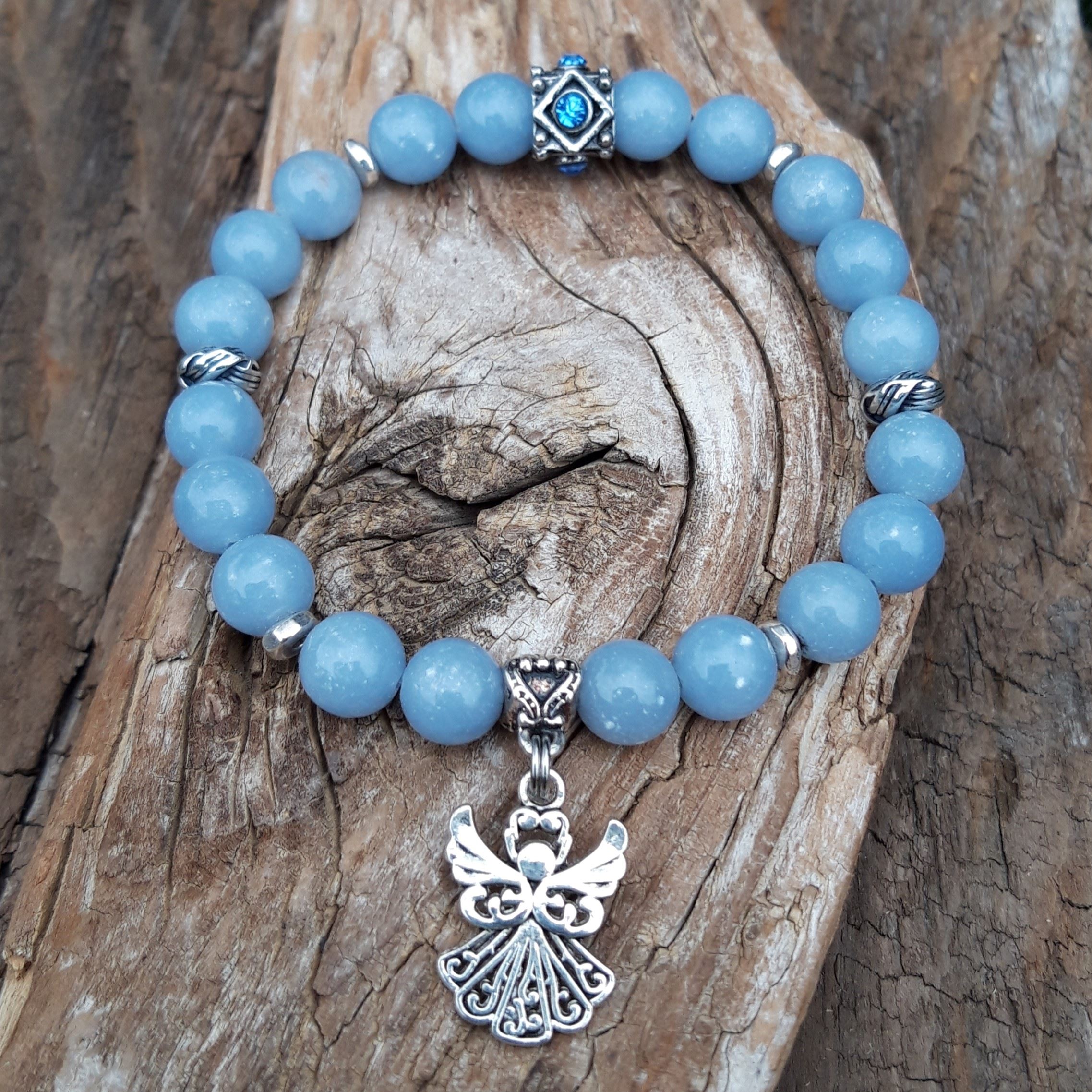 bracelet angélite, perles rondes de 8 mm avec une breloque ange en métal argenté