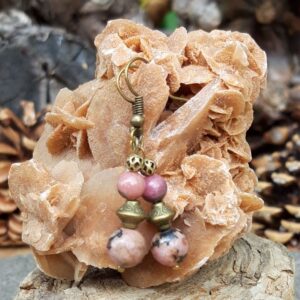 Boucles d'oreilles en Rhodonite et métal bronze – Image 3