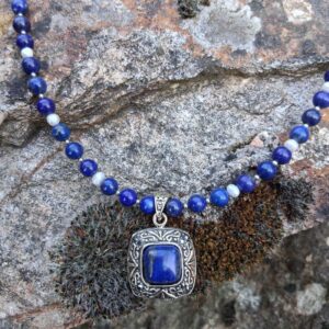 Alternative view of Collier en Lapis-lazuli et Perles de culture blanche