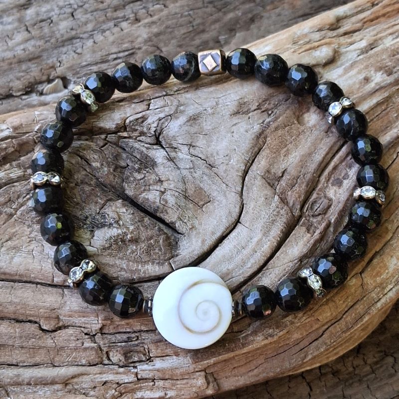 Bracelet en tourmaline noire facettée de 6 mm avec un œil de Sainte Lucie