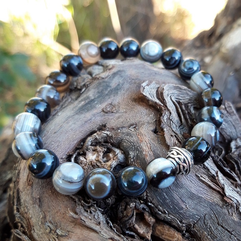 Bracelet Agate noire zonée avec perle celtique argenté – Image 4