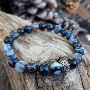 Alternative view of Bracelet Agate noire zonée avec perle celtique argenté