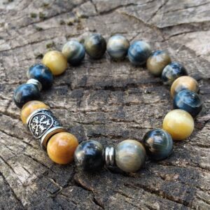 Alternative view of Bracelet Oeil de tigre miel bleu avec perle celtique